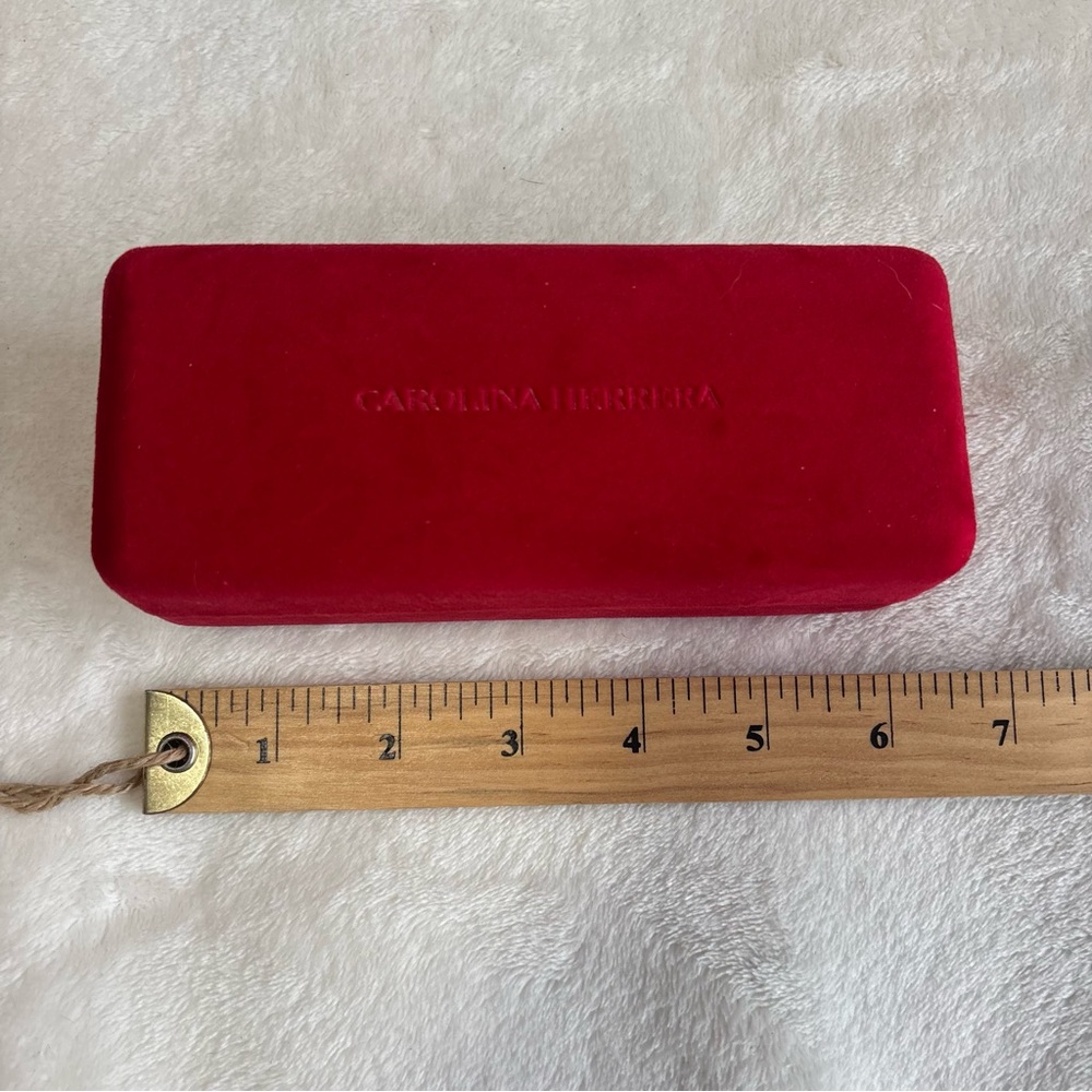 Carolina Herrera Red velvet Glasses Case - Picture 2 of 2